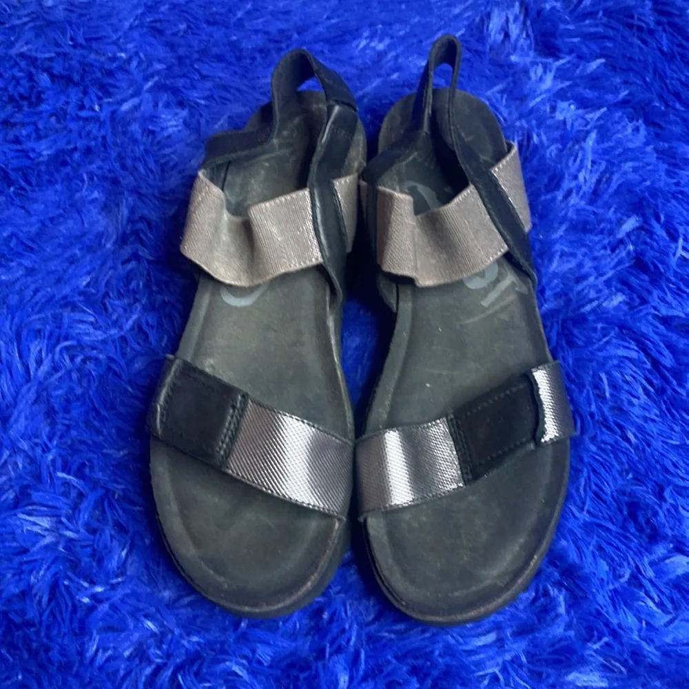 OTBT Off the Beaten Trail Pewter Gray Black Platform Sandals Size 9.5